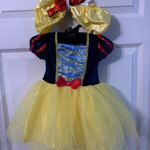 Snow White Kids Costume, 24 months. Perfect for Halloween, dress-up, costume